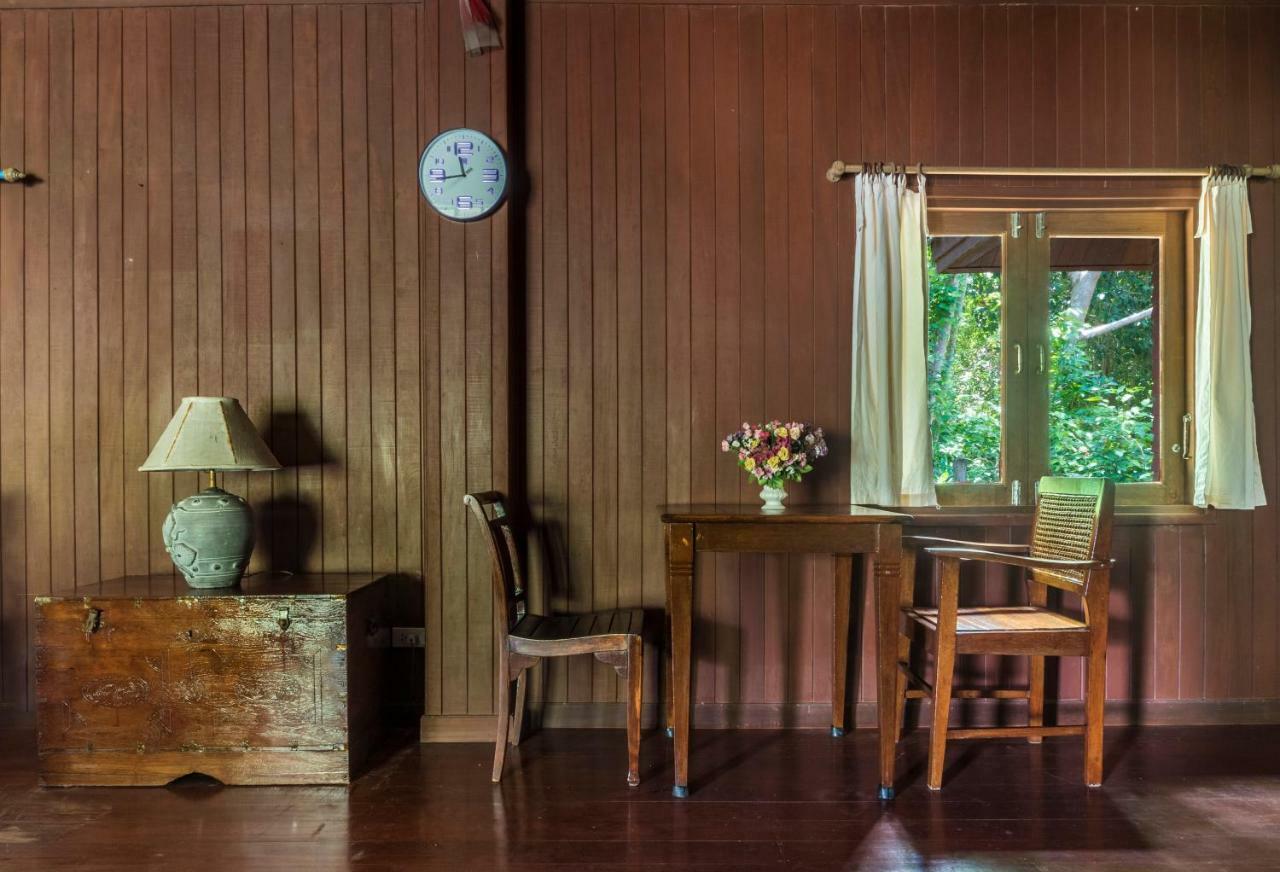 Baan Mai Beachfront Lone Island Phuket Exterior photo
