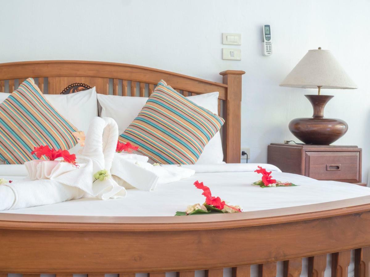 Baan Mai Beachfront Lone Island Phuket Exterior photo